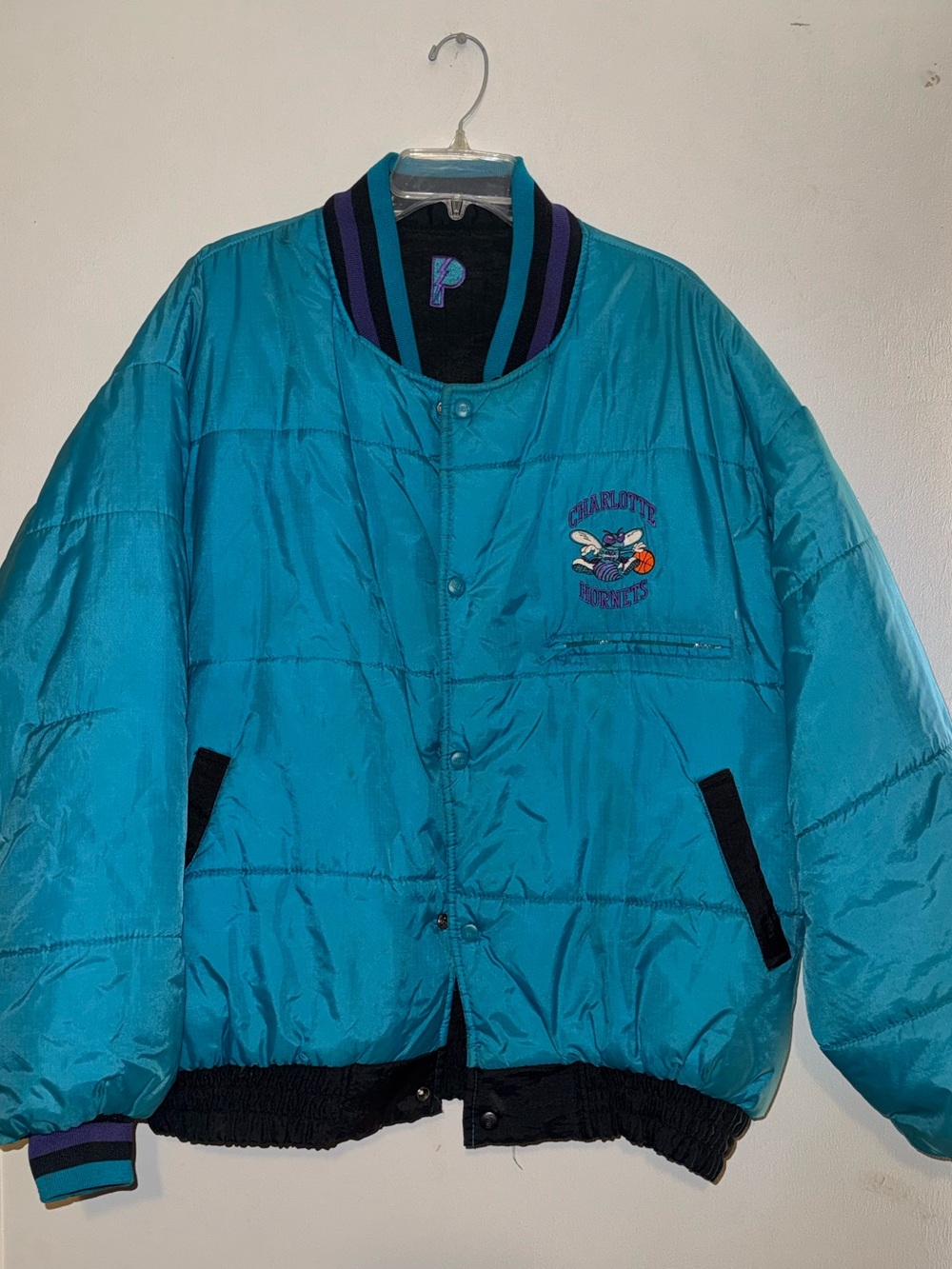 Vintage Teal Puffer Jacket with Embroidered Logo - Unbranded